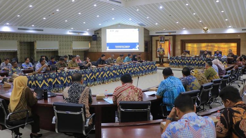Pemkot Tangerang Ngebut Wujudkan Pemerintahan Antikorupsi! Wakil Wali Kota Tangerang Maryono saat memimpin Rakor MCSP di Ruang Akhlakul Karimah, Kamis (12/6). - Foto: Dok Pemkot -