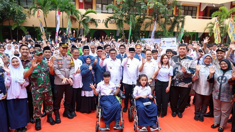 Andra Soni Turun Gunung! Sekolah Gratis Resmi Jalan di Seluruh Banten