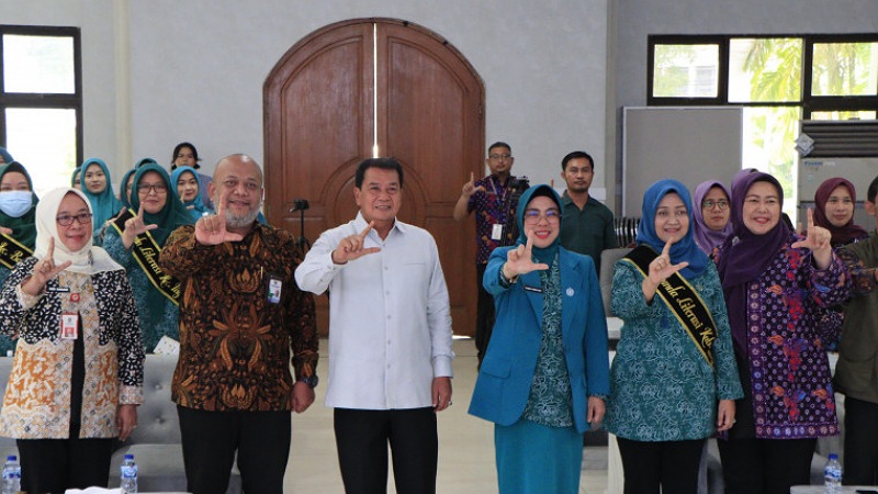 Bupati Maesyal Kukuhkan Bunda Literasi Tangerang: Gerakan Baca, Dimulai dari Rumah Bupati Tangerang Maesyal Rasyid mengukuhkan Bunda Literasi Tangerang.- Dok Pemkab Tangerang -