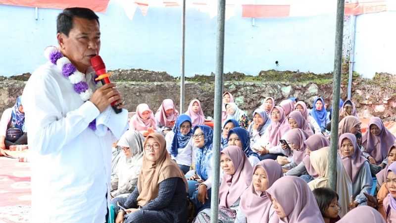 Bupati Maesyal Temui Warga Kutajaya, Tegaskan Komitmen Tangani Banjir & Sekolah Gratis Bupati Tangerang Maesyal Rasyid menemui warga Kutajaya, tegaskan komitmen tangani banjir dan sekolah Gratis - Foto: Dok Pemkab Tangerang -