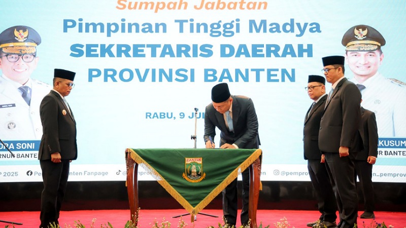 Dilantik Gubernur Andra Soni, Deden Apriandhi Sah Sekda Banten!
