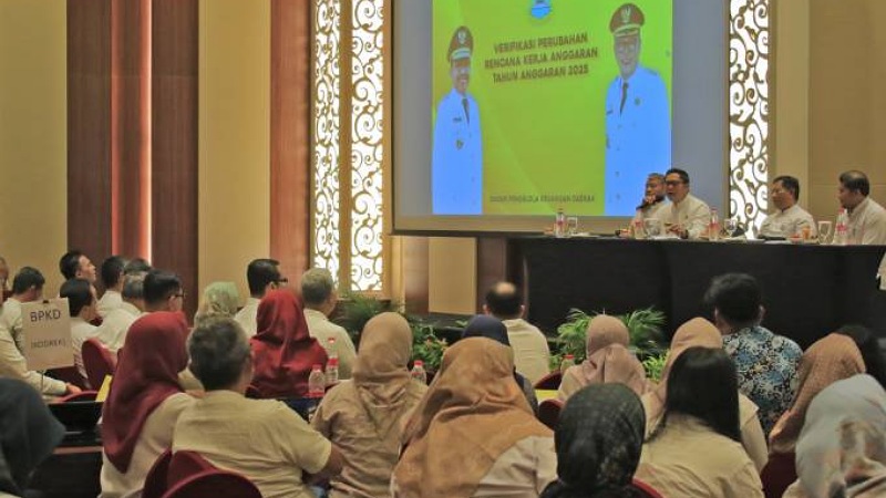 Wakil Wali Kota Tangerang H. Maryono Hasan saat membuka Verifikasi Perubahan Rencana Kerja dan Anggaran (RKA) Tahun Anggaran 2025 di Atria Hotel Gading Serpong, Jumat (18/07/2025) - Pemkot Tangerang -