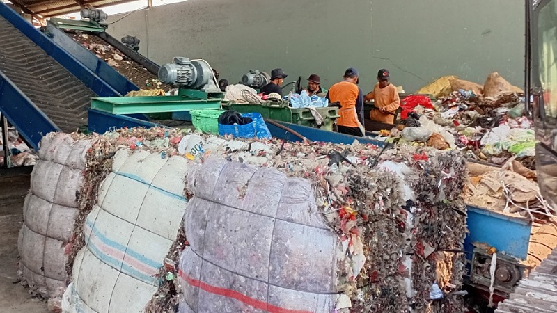 Mesin Sampah di TPA Rawa Kucing Kota Tangerang Hasilkan 510 Ton RDF Produksi Refuse Derived Fuel (RDF) di Tempat Pembuangan Akhir (TPA) Rawa Kucing telah mencapai 510 ton sejak awal tahun. - Pemkot Tangerang -