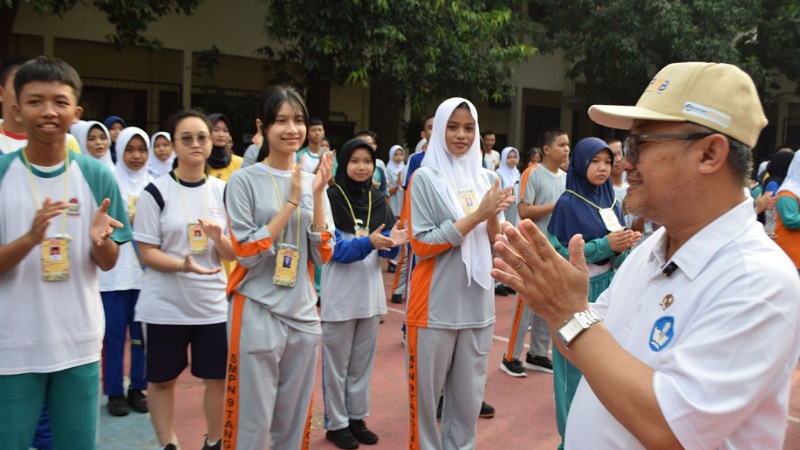 Prof Mu'ti Temukan Masih Ada Siswa SMP-SMA Tak Bisa Baca Tulis, Miris!