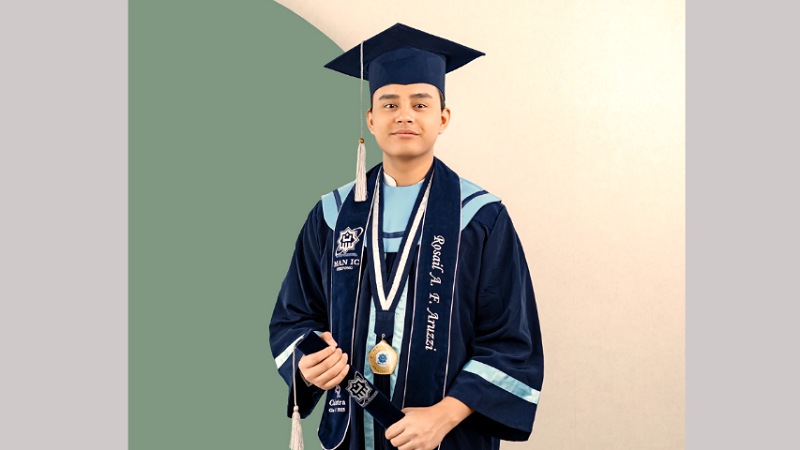 Santri Keren! Anak Guru Biasa Tembus ITB dan Kampus Luar Negeri
