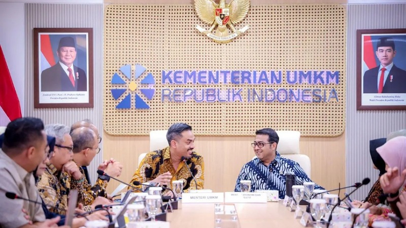 Satgas Pelindungan UMKM Dibentuk, Target KUR Tembus Rp300 Triliun! Menteri UMKM Maman Abdurrahman menerima kunjungan Menteri Ekraf Teuku Riefky Harsya di Jakarta, Selasa (6/5/2025). -Kementerian UMKM.