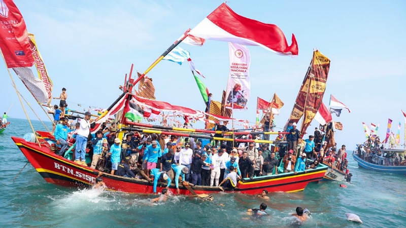 Tradisi Ruwat Laut Carita, Andra Soni: Motor Wisata dan Ekonomi Biru!