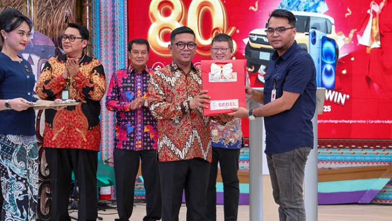 Andra Soni: Indonesia Tangguh Hadapi Tantangan Ekonomi Gubernur Banten Andra Soni saat menutup Indonesia Shopping Festival (ISF) di Summarecon Mall Serpong, Kabupaten Tangerang, Kamis (28/8/2025). - Biro Adpimpro Banten -