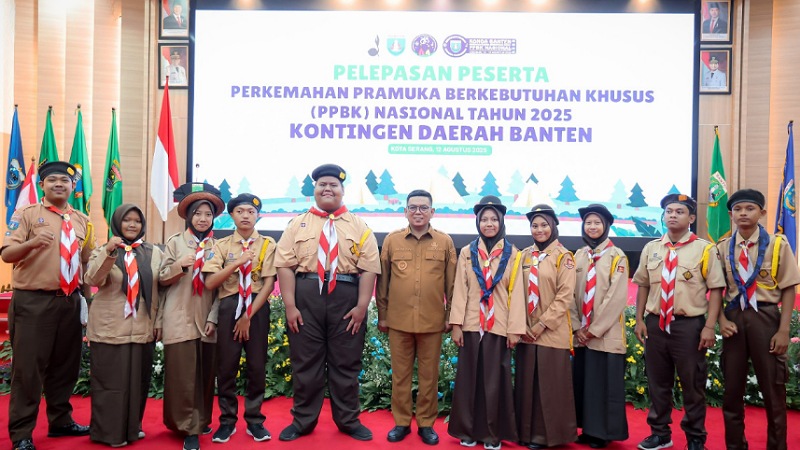 Gubernur Banten Andras Soni melepas kontingen Pramuka berkebutuhan khusus ke Ajang Nasional. - Biro Adpimpro Banten -