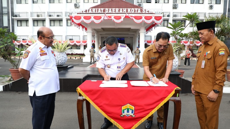 Dukung 'Serang Menyala', Kemenhub Beri Bantuan PJU Tenaga Surya Senilai Miliaran Rupiah!