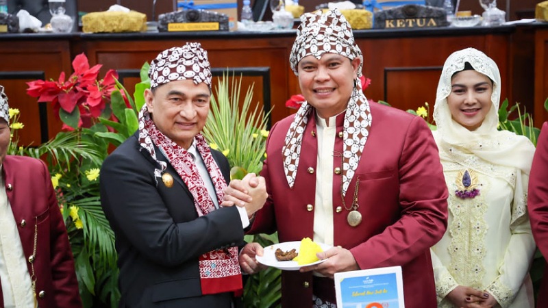 Hari Jadi Kota Serang ke-18, Dimyati: Momentum Introspeksi Wujudkan Kota Madani Wagub Banten A Dimyati Natakusumah bersama Wali Kota Serang Budi Rustandi saat acara HUT Kota Serang yang ke 18. - Biro Adpimpro Banten -