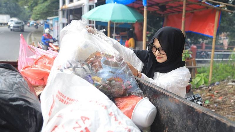 Pemkot Tangerang gencarkan yutup TPS liar di Jalan Protokol, targetkan pertahankan Adipura. - Pemkot Tangerang -