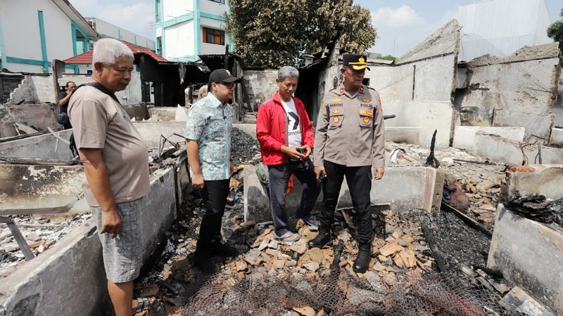 Pilar Saga Tinjau Asrama Polisi Terbakar, Pastikan Bantuan Optimal untuk Korban!