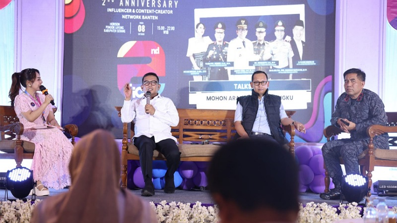 Andra Soni: Influencer Jadi Jembatan Komunikasi Pemerintah dan Masyarakat Gubernur Banten Andra Soni saat menjadi pembicara dalam talkshow puncak peringatan HUT ke-2 ICN Banten, di Horison Resort Pondok Layung, Anyer, Kabupaten Serang, Rabu (8/10/2025). - Biro Adpimpro Banten -