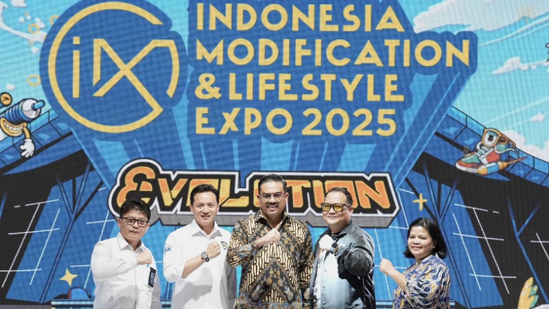 Industri Modifikasi, Wajah Baru UMKM yang Tak Bisa Dipandang Sebelah Mata! Menteri UMKM Maman Abdurahman saat membuka Indonesia Modification & Lifestyle eXpo (IMX) 2025 di Kabupaten Tangerang, Jumat (10/10/2025). - Dok. Kemen UMKM -