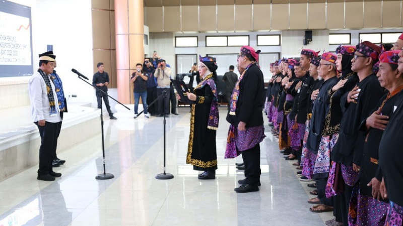 Bupati Tangerang, Moch. Maesyal Rasyid, rsat melantik Pengurus Dewan Kesenian Kabupaten Tangerang  masa bakti 2025–2030 di Gedung Serba Guna (GSG) Tigaraksa, Rabu (1/10/2025) - Prokopim Tangerang -