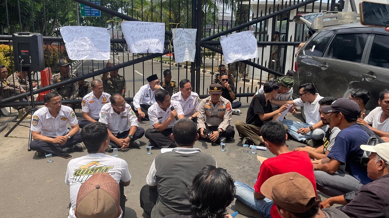 Pemprov Banten Terima Aspirasi Komunitas Angkot Soal Trans Banten