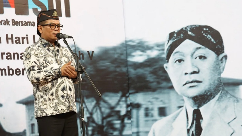 Andra Soni Beri Penghormatan pada Menteri Dalam Negeri Pertama di Bandung