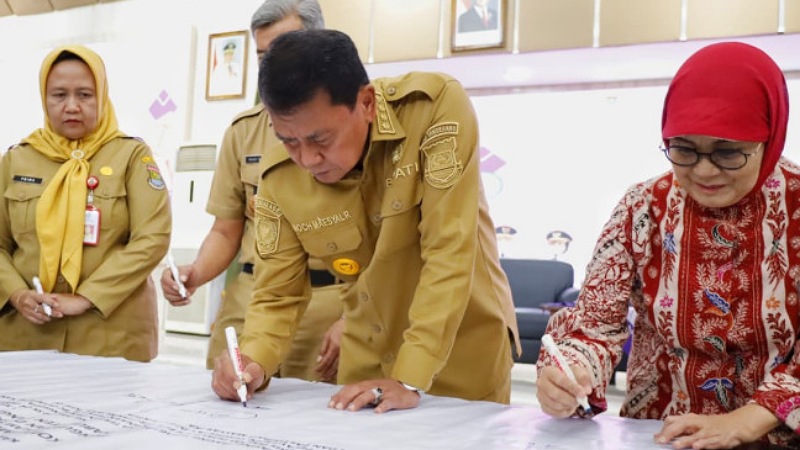 Bupati Tangerang Moch. Maesyal Rasyid di acara Penguatan Desa Siaga TBC di Gedung Serba Guna Puspemkab Tangerang, Senin (24/11/25).  Prokopim Tangerang -