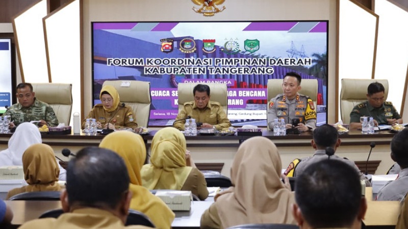 Siaga 1! 19 Kecamatan di Tangerang Rawan Banjir-Longsor, Bupati Gelar Rakor Darurat!