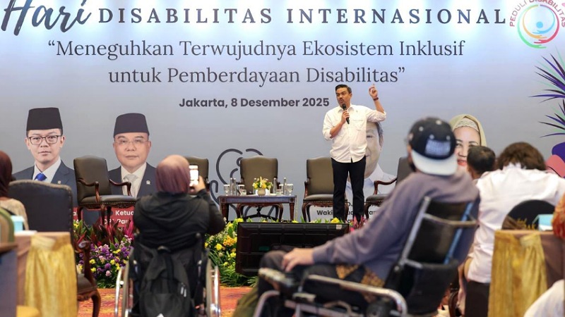 Menteri UMKM Maman Abdurrahman saat mengisi acara di peringatan Hari Disabilitas Internasional 2025 di Jakarta, Senin (8/12).  - Humas Kemen UMKM -