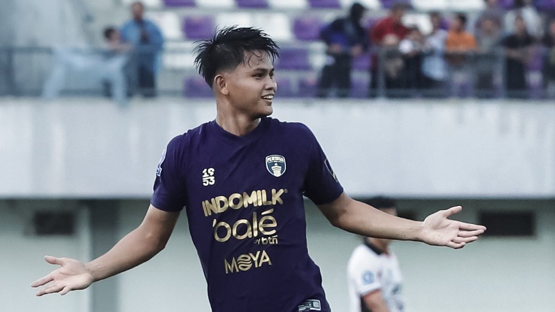 Persita Gilas Persik 3-0! Hokky Caraka Menggila, Gol Salto Jadi Penanda Kebangkitan!