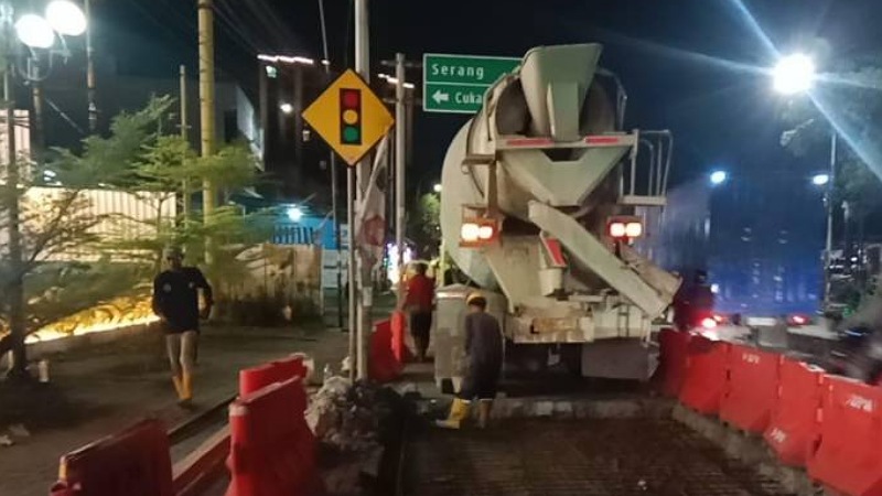 Target Akhir Tahun, Perbaikan Jalan Gatsu Kota Tangerang Masuk Tahap Pengecoran!