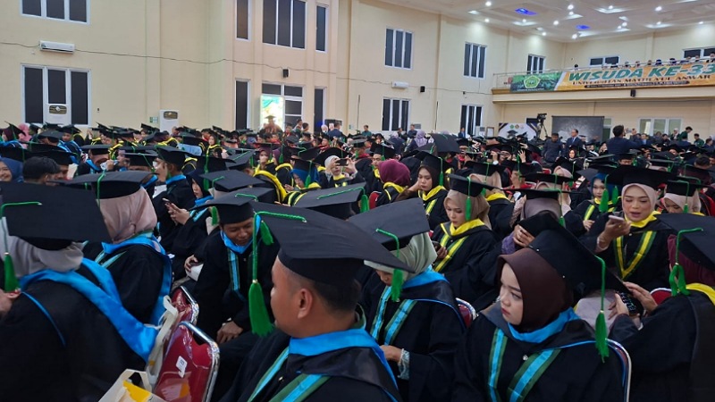 Wisuda ke-33 UNMA: Tegaskan Pentingnya Generasi Digital Berkarakter Islami!