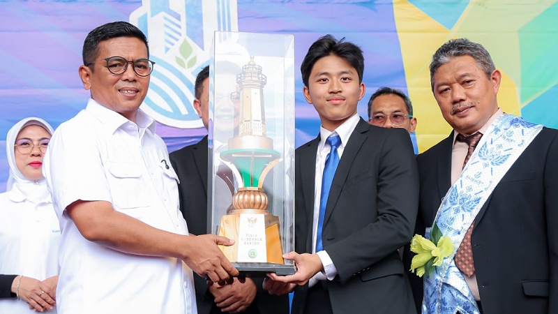 Andra Soni Pasang Badan: Tak Boleh Ada Anak Banten Putus Sekolah!