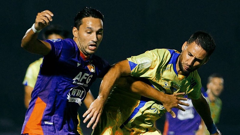 Drama Injury Time Gagalkan Puncak! Persib Tertahan Imbang 1-1 Lawan Persik