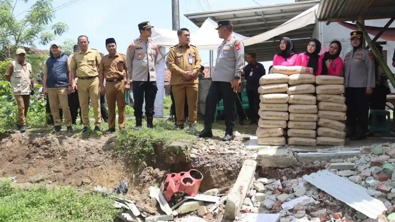 Hujan Deras Picu Longsor di Cisoka, Lima Rumah Rusak dan Puluhan Warga Mengungsi