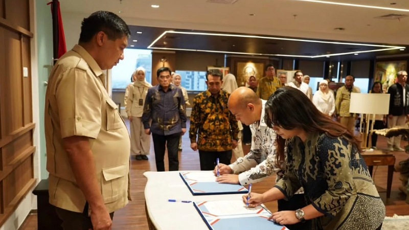 Lantik 16 Pejabat, Menteri Ara Tegaskan: BSPS 400 Ribu Unit Harus Bebas Pungli