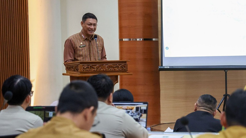 Sekda Banten Deden Apriandhi - Biro Adpimpro Banten -