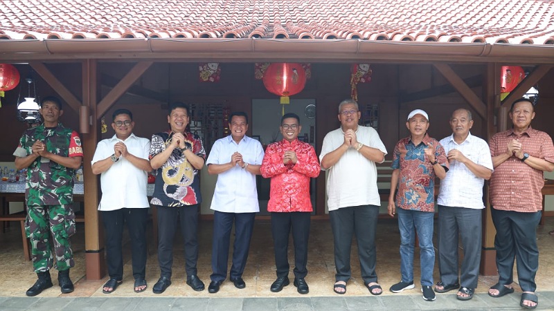 Gubernur Andra Soni menghadiri perayaan tahun baru Imlek 2577 Kongzili di HS Residence, Situ Gadung, Kecamatan Pagedangan, Kabupaten Tangerang, Rabu (17/2/2026) - Biro Adpimpro Banten -