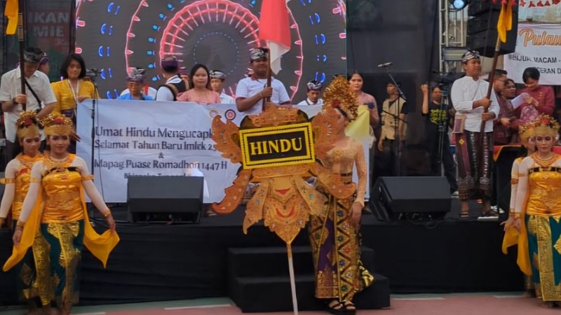 Kirab dan Pentas Seni Budaya Lintas Etnis, Suku, dan Agama di kawasan Royal Baroe, Minggu (15/2/2025). - Foto: Dok Pemkot Serang -