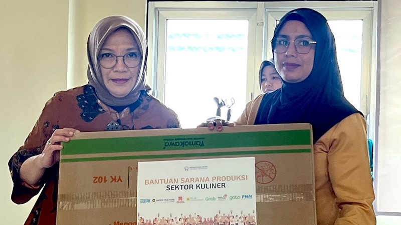 Pulihkan UMKM Terdampak Bencana Sumbar, Pemerintah Salurkan Bantuan Produksi