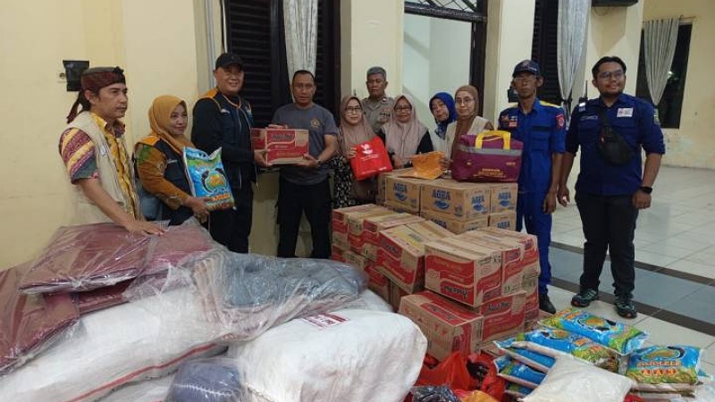Pemkot Tangerang menyalurkan bantuan untuk korban kebakaran Asrama Polri Ciledug - Foto: Dok Pemkot Tangerang -