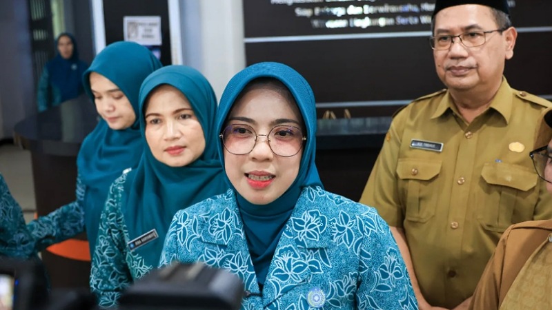 Ketua TP PKK Provinsi Banten, Tinawati Andra Soni, memberikan keterangan pers terkait program PKK Mengajar - Foto: Dok Ig adpim.dokpim.banten -