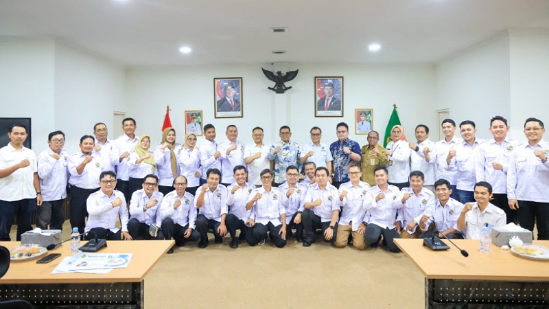 Andra Soni Minta Dekopin Jadi Motor Kebangkitan Koperasi Banten