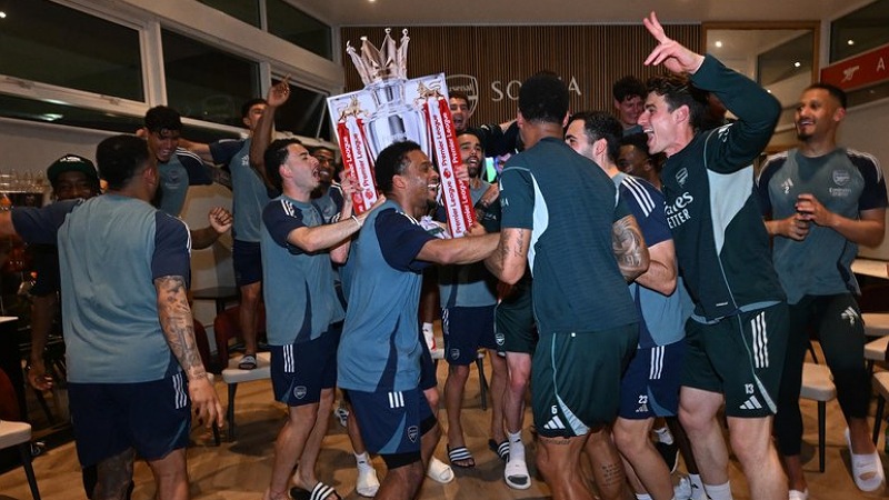 Kutukan Emirates 22 Tahun Pecah! Arsenal Juara Liga Inggris 2025/2026