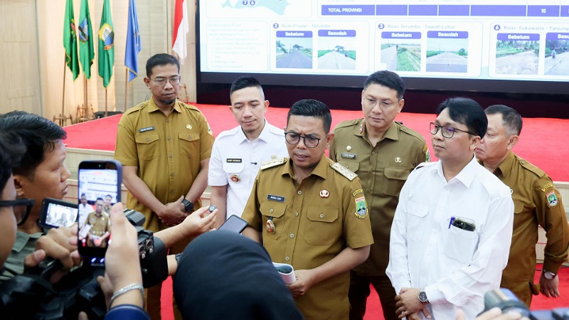 Gubernur Banten Andra Soni saat memberikan keterangan pers. - Biro Adpimpro Banten -