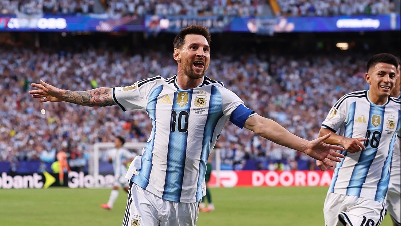 Argentina Gilas Aljazair 3-0: Messi Cetak Hat-trick, Dunia Terpana!