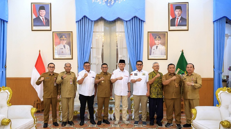 Gubernur Banten Andra Soni menerima kunjungan Ketua Yayasan Bhakti Bela Negara, Seno Adjie, di Gedung Negara Provinsi Banten, Senin (22/6/2026) - Biro Adpimpro Banten -