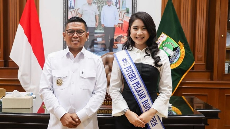 Gubernur Banten Andra Soni memberikan dukungan penuh kepada Jannisary Cetta Dewari yang akan mewakili Banten berperestasi di ajang Puteri Pelajar Indonesia - Biro Adpimpro Banten -