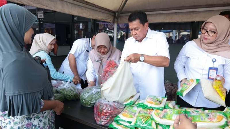 Bupati Maesyal Gaspol Tekan Inflasi! Sembako Rp310 Ribu, Warga Cukup Bayar Rp170 Ribu