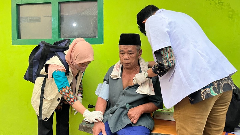 Ngider Sehat Premium, program layanan dokter datang ke rumah dari Pemkot Tangsel - Foto: Dok Pemkot Tangsel -