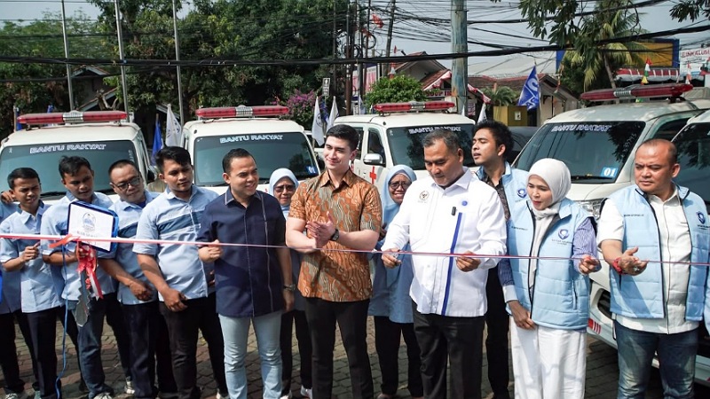 11 Ambulans untuk Banten II, Edison Sitorus: Politik Harus Hadir Saat Rakyat Membutuhkan