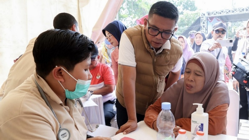 Jemput Bola ke Labuan, 1.200 Warga Antusias Ikuti Cek Kesehatan Gratis