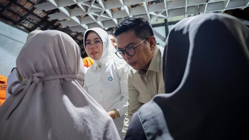 Andra Soni: Operasi SAR Dihentikan, Pemprov Banten Tetap Dampingi Keluarga 8 Orang Hilang