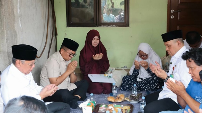 Andra Soni Sambangi Keluarga Jurnalis Hilang, Pemprov Banten Pastikan Pendampingan Berlanjut